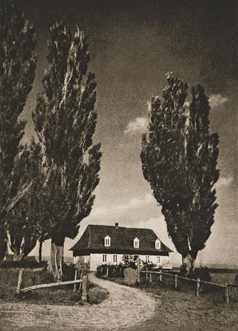 ADOLF FASSBENDER. Pictorial Artistry: The Dramatization of the Beautiful in Photography.